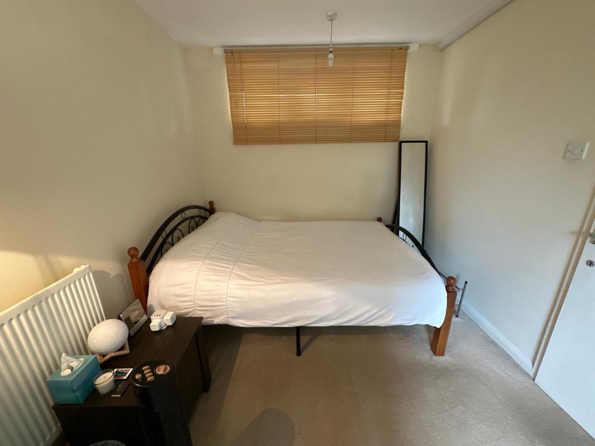 Cozy Room In Shared Home Near Canary Wharf London Bagian luar foto
